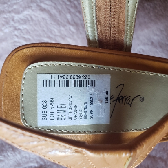 Tan leather heels - Picture 4 of 8